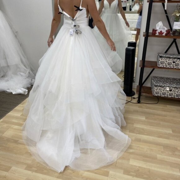 Wedding Dress - Picture 3 of 4